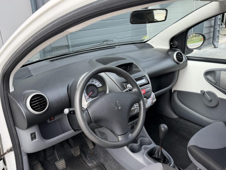 Foto van Peugeot 107 1.0-12V XR